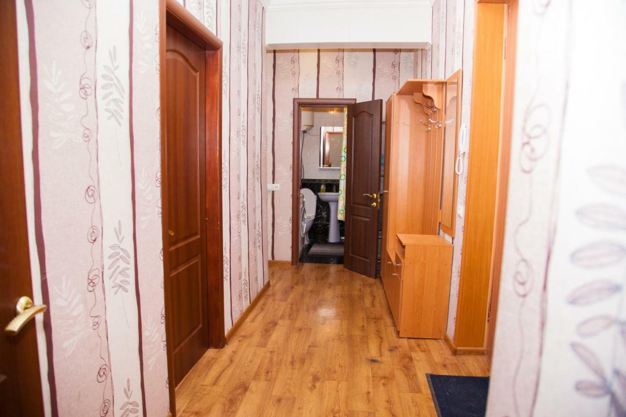 Apartment On Stalevariv Street 7 Zaporizhia Ngoại thất bức ảnh
